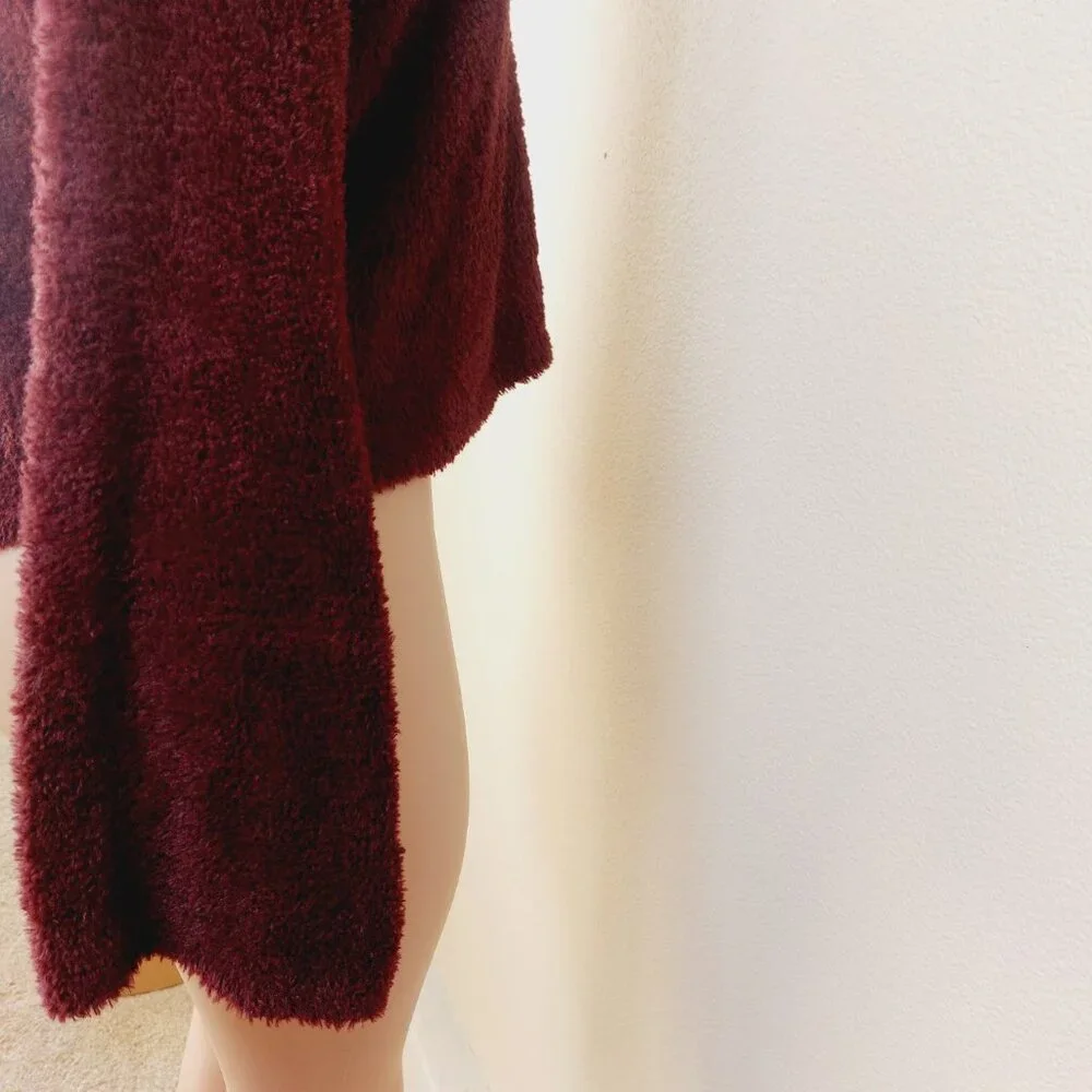 It's Our Time Women's Maroon Turtleneck Pullover Fuzzy Fleece Sweater Size M